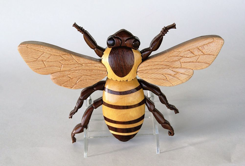 пчела из дерева своими руками